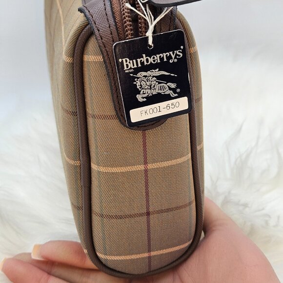 Burberry Nova Check Plaid Pattern Clutch - Picture 4 of 16